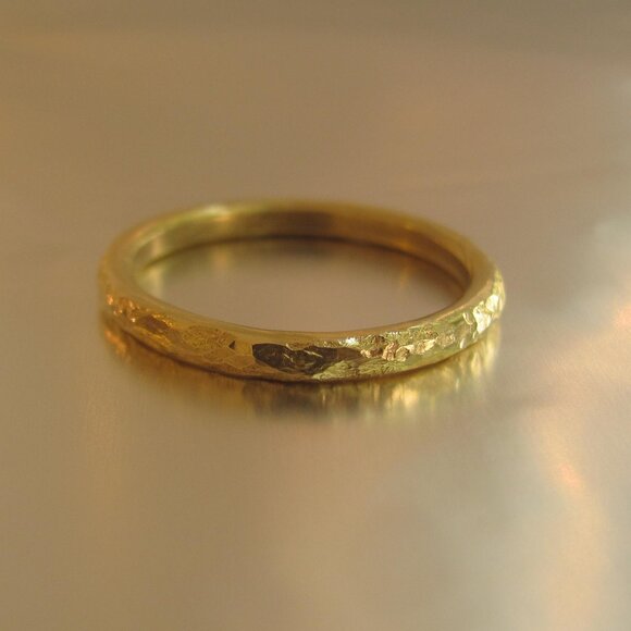 14k yellow gold Unisex hammered wedding ring.Full round ring,handmade unique - Picture 1 of 8